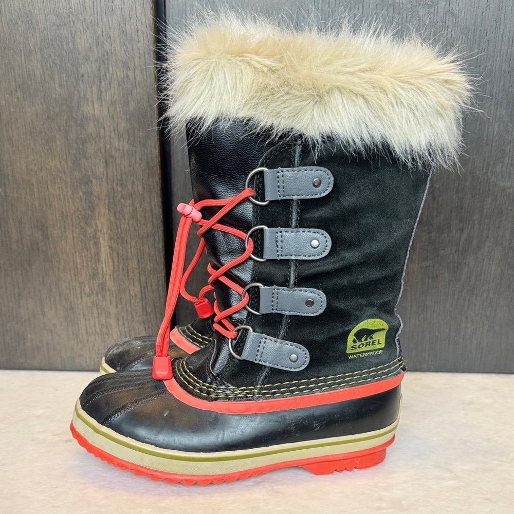 Sorel Black Waterproof Boots with Faux Fur insert